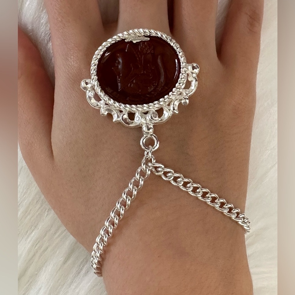 VINTAGE MAXANN Silver and Brown Cameo Hand Chain Bracelet​